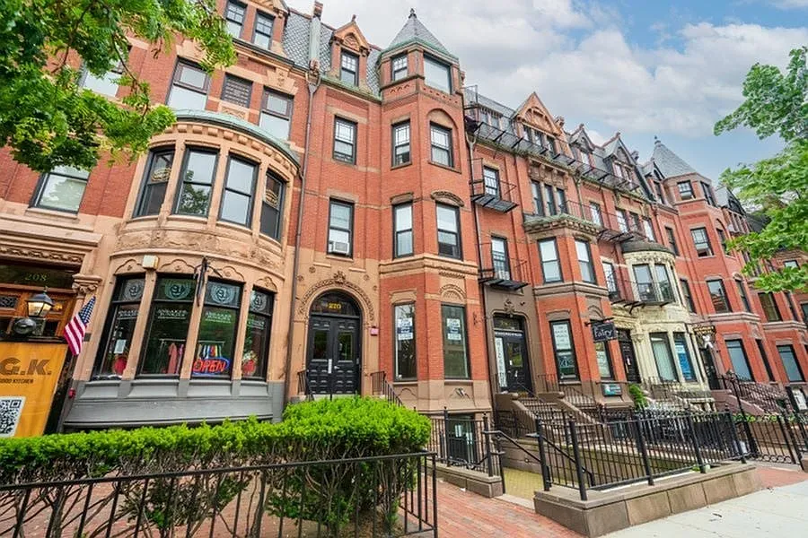 270 Newbury St #6