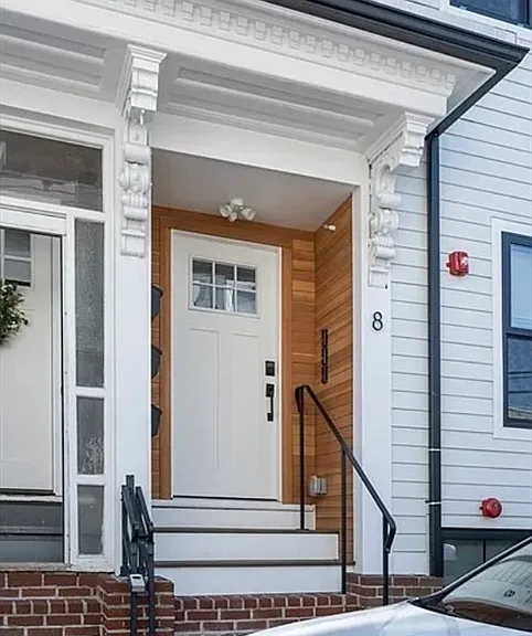 8 Viking St #3 — Photo 9
