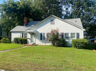 304 W Farley Ave, Laurens, SC 29360
