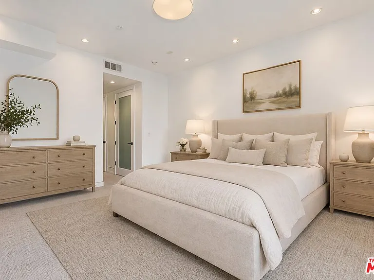 225 S Hamilton Dr #106 — Photo 17