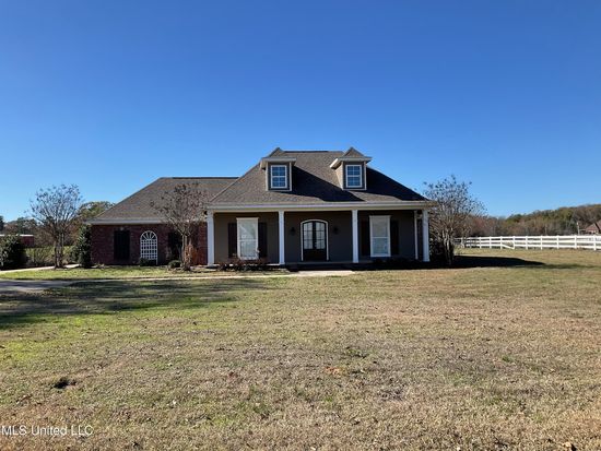 Property at 1180 Cindy Dr, Terry, MS 39170