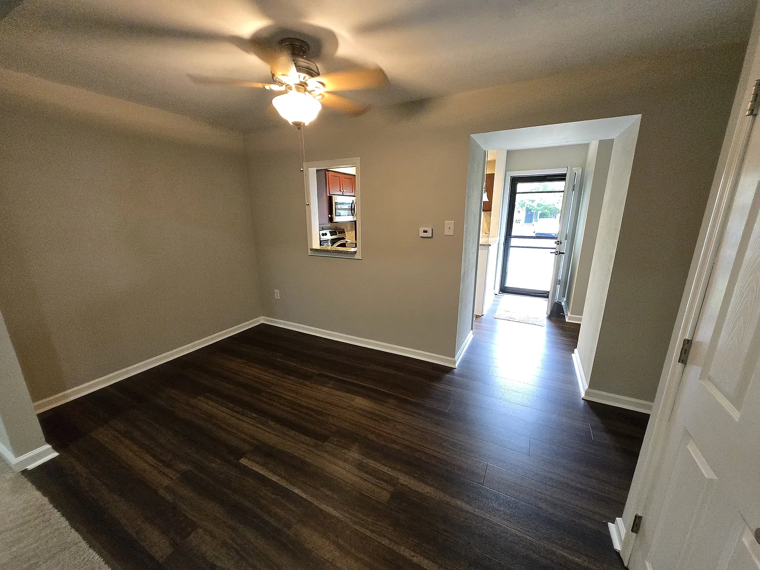 3 bed, 1.5 bath, 1250 sqft, $2,650 — Photo 3