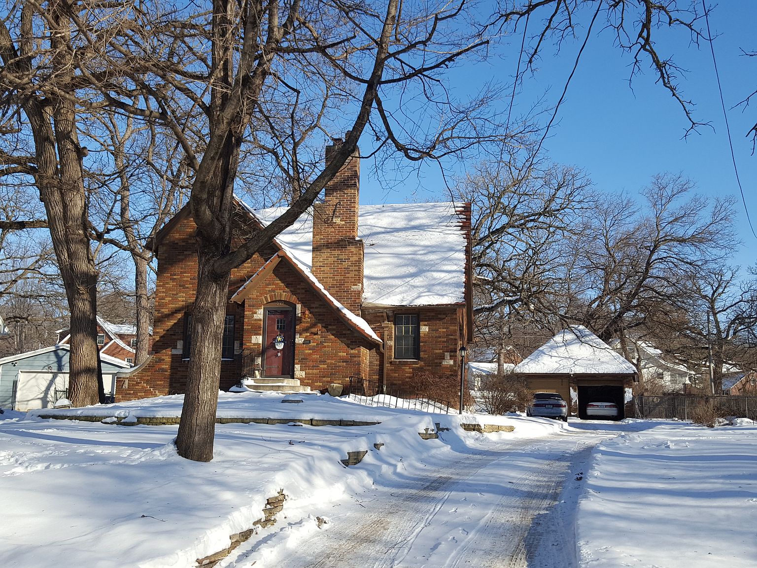 519 Waterbury Cir, Des Moines, IA 50312 Zillow