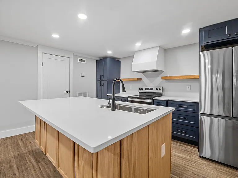 8 Amherst Ave #C — Photo 7
