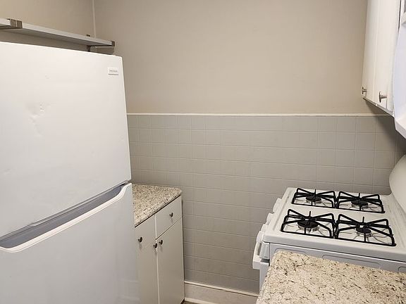 5th image of 255 Boas St #2B-1BA-600SQFT
