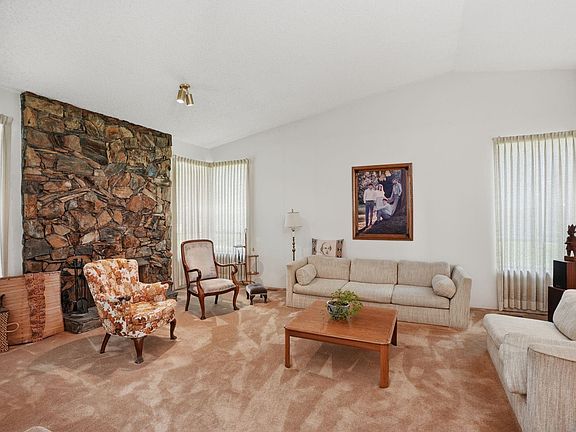 4th image of 20660 46a Ave