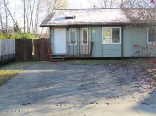 7617 Snow View Dr, Anchorage, AK 99507