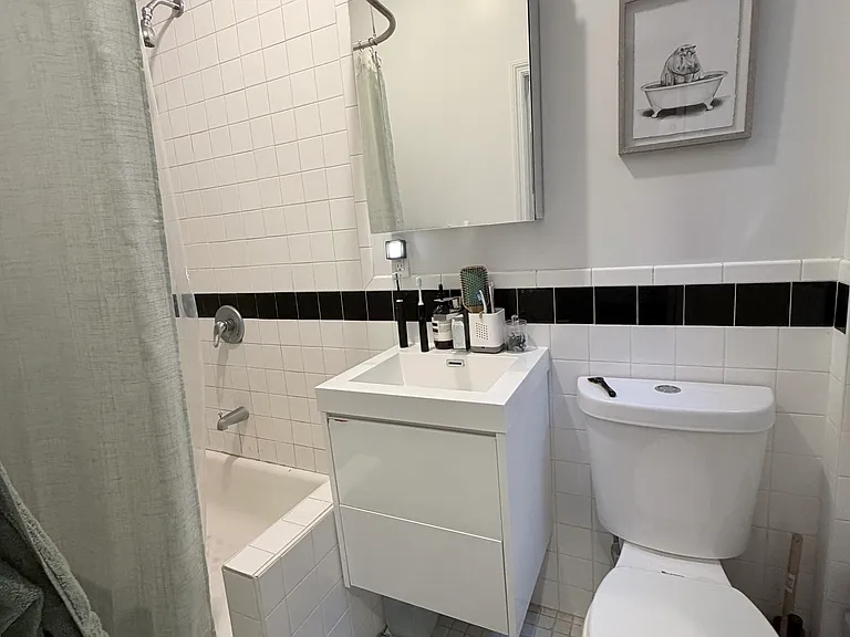 444 E 78th St #18 — Photo 6