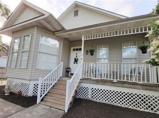 121 Woods Dr, Madisonville, LA 70447