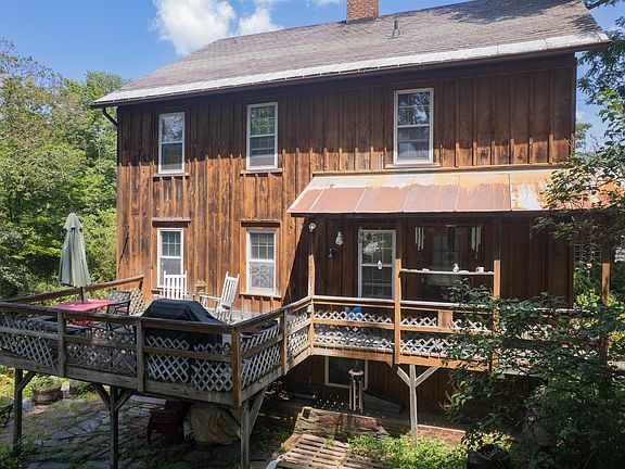 2nd image of 212 Thrall Road