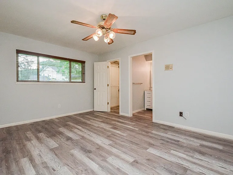 11915 N Hanworth Dr — Photo 17