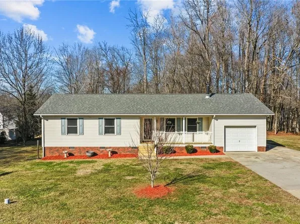 515 Beaver Dam Ct, Liberty, NC 27298