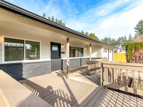 1703 7th Avenue SE, Puyallup, WA 98372