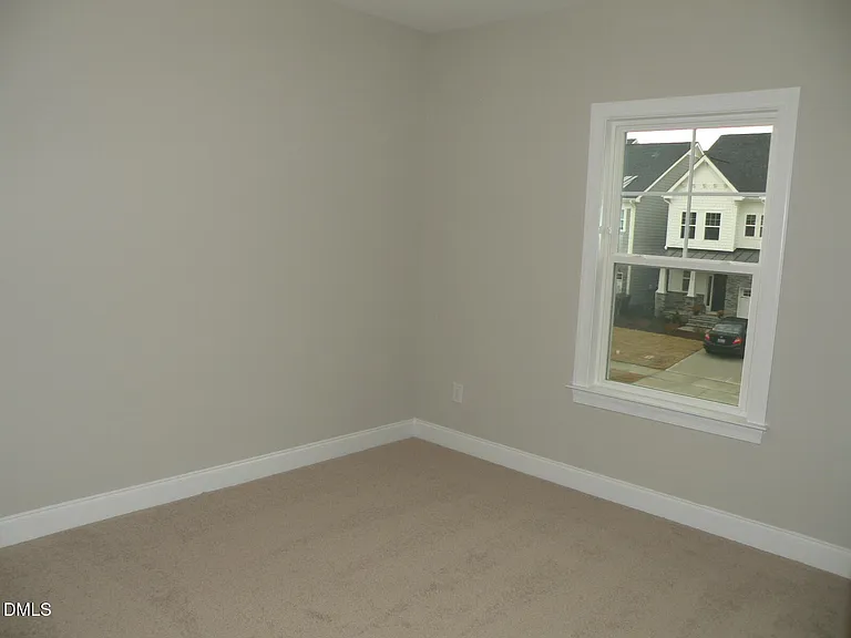 132 Tree Hill Ln — Photo 16