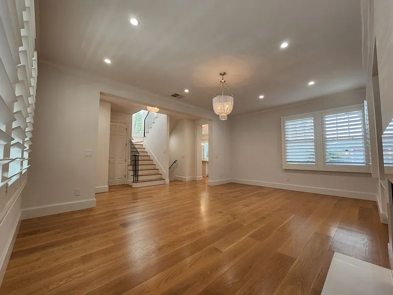 903 Ramona St — Photo 5