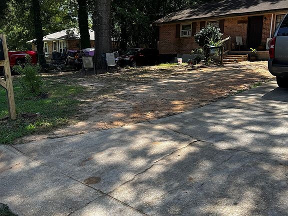 2nd image of 301 Essex Dr