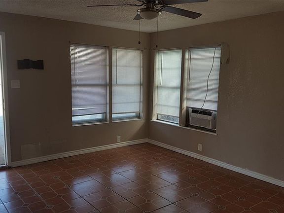 5th image of 4925 Stanley Ave