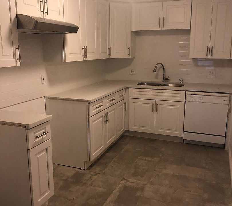 2nd image of 1065 E 2nd St