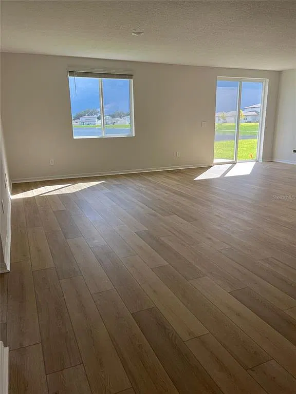 4 bed, 2.0 bath, 1840 sqft, $2,350 — Photo 3