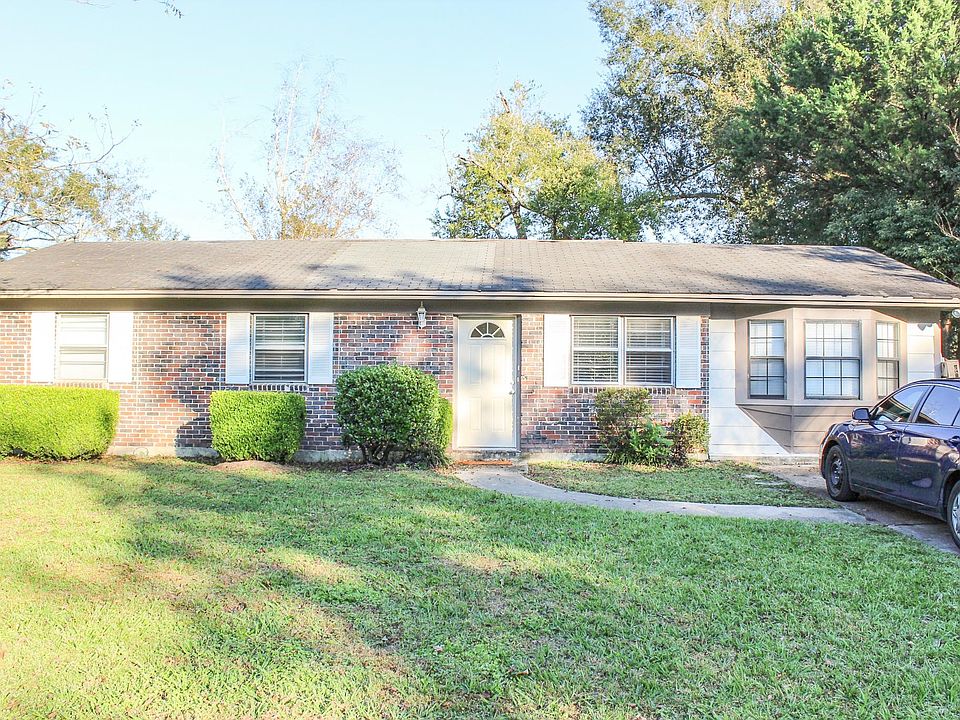 1st image of 819 Essex Dr