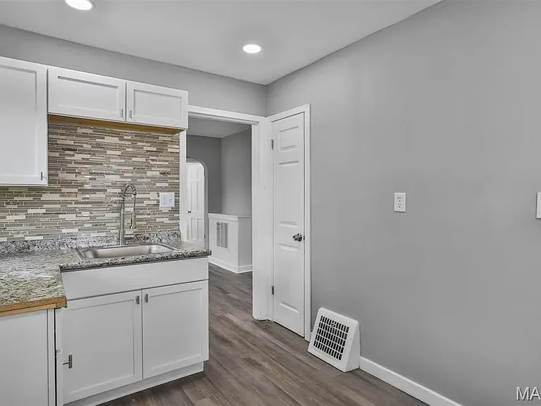2057 Coleridge Dr — Photo 22