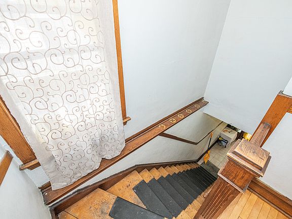 4th image of 1510 S 58th Ave