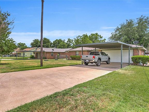 2nd image of 4604 Marina Ct