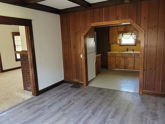 4th image of 169 N Main St