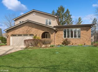 2300 Lisa Ct, Palatine, IL 60067