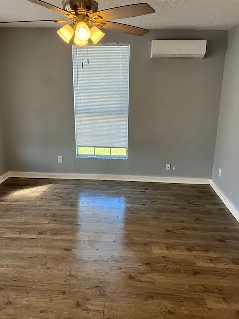 2 bed, 1.0 bath, 800 sqft, $850 — Photo 3