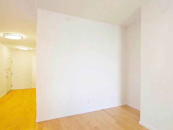 5th image of 20 West St APT 22E