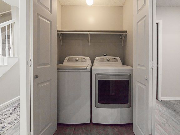4th image of 605 Redstone Dr APT 4