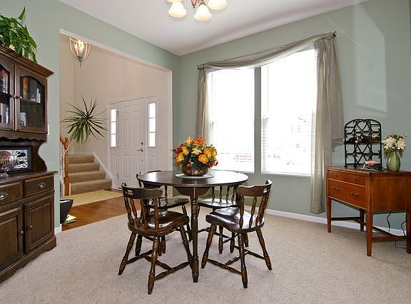 4th image of 2392 Sussex Ln