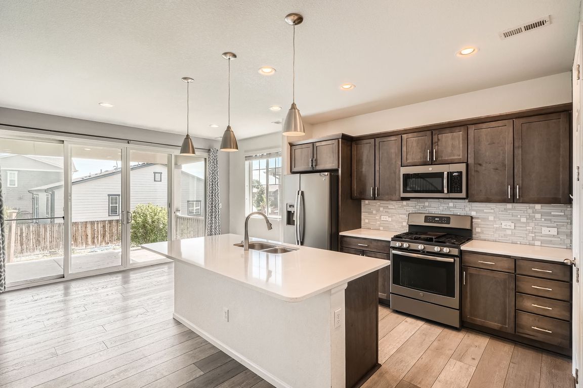 22255 E Mansfield Pl - MLS Sized - 020 - 12 Kitchen