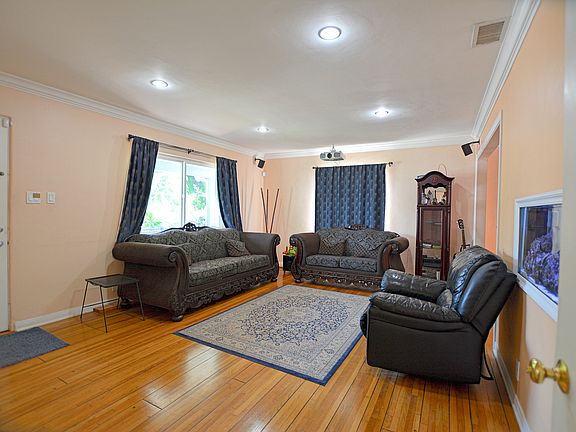 5th image of 3545 S Bentley Ave