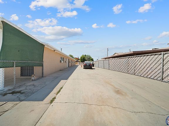 5th image of 942 E G St