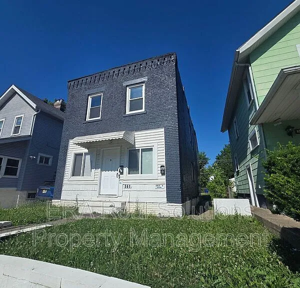 361 S Harris Ave #A — Photo 2