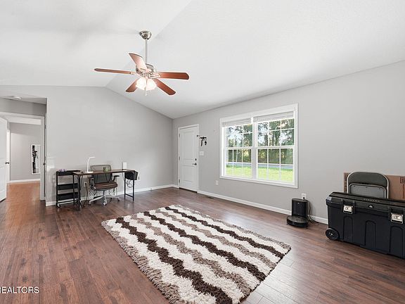 3rd image of 137 Raccoon Valley Rd