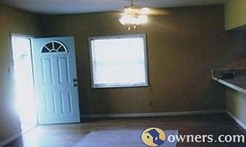Front door opens into livingroom.