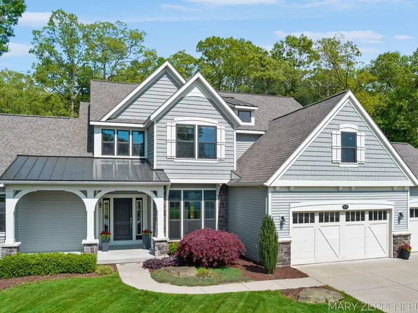 17178 Birchview Dr, Nunica, MI 49448