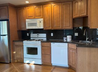 895 2nd Ave, Half Moon Bay, CA 94019