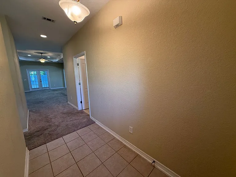 1643 Amarillo Trl — Photo 3