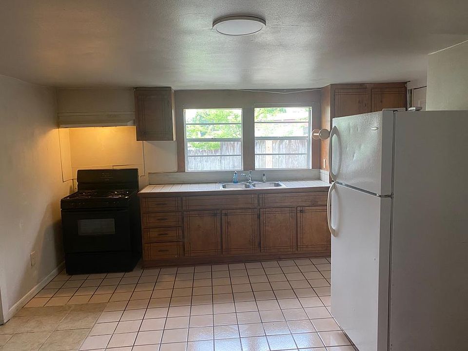 2nd image of 2303 N Exchange Aly