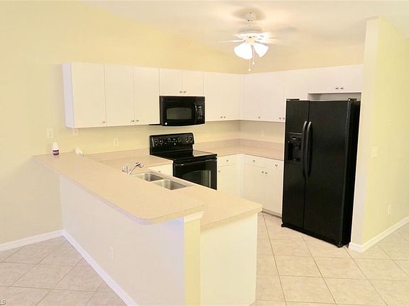 5th image of 3725 SE 9th Pl