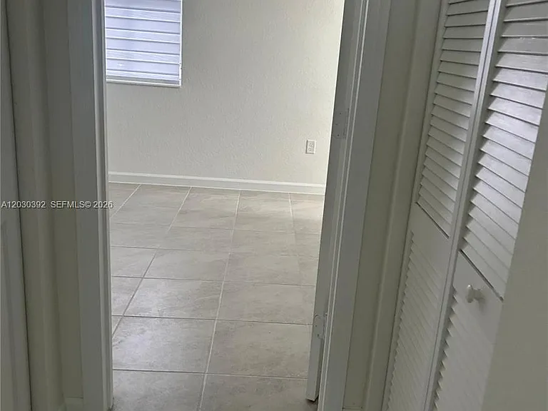 2582 SE 29th St — Photo 5