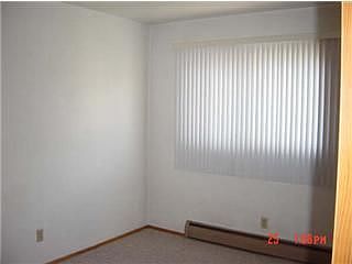 2nd bedroom, large closet