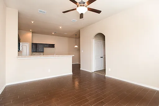 Beautiful 3 Bedroom Duplex Located In Waco, Texas! — Photo 3
