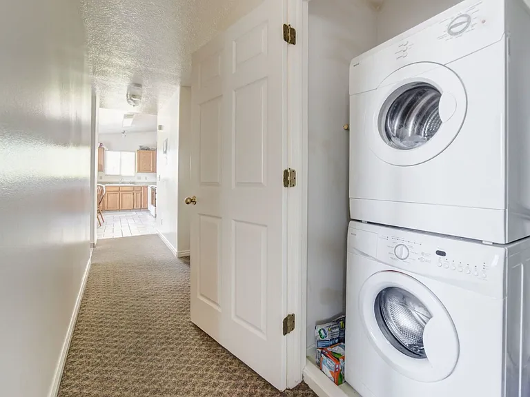 746 N 200 E #6 — Photo 10
