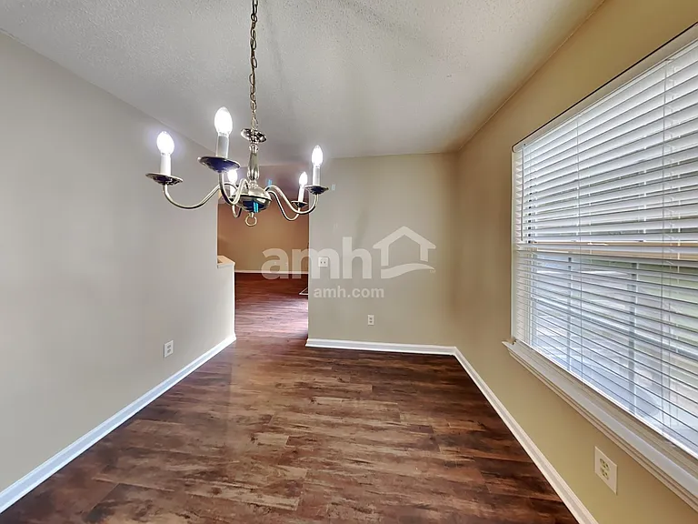 2027 Waterford Dr — Photo 6