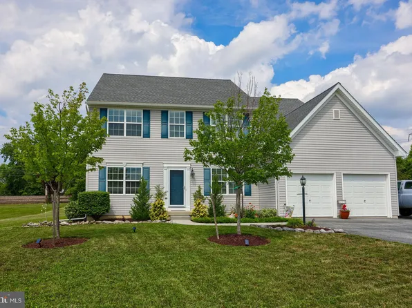 15 Dietz Ln, Mount Joy, PA 17552